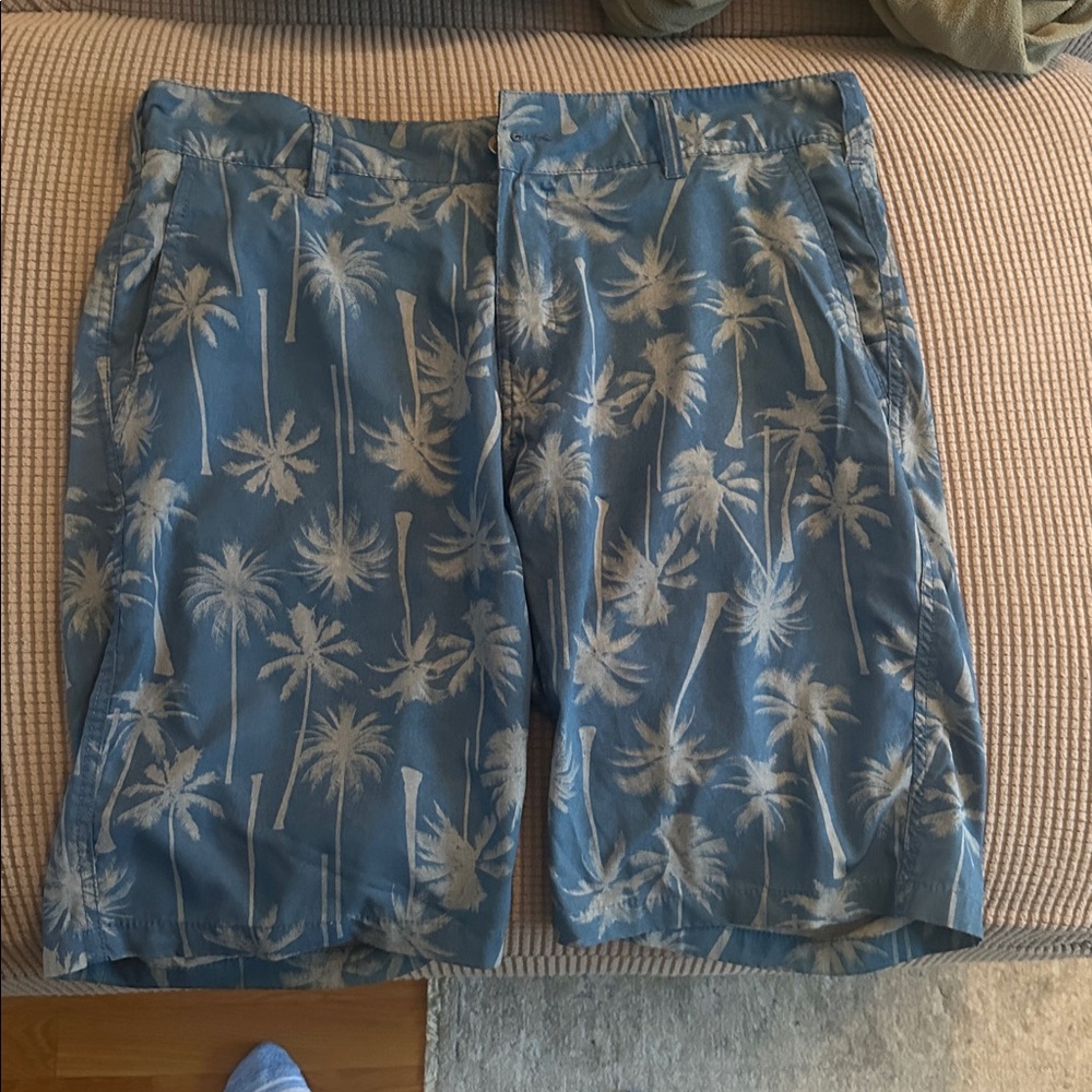 Blue Palm Tree Pattern Athletic Shorts